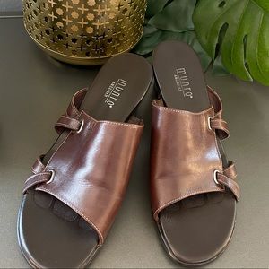 Brown Leather Slide Sandals w/ 2” heel by Munro